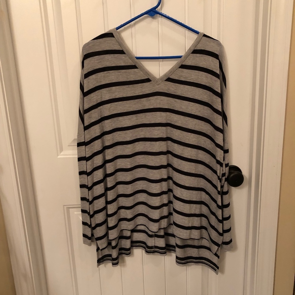 MEDIUM EXPRESS LIGHTWEIGHT SWING TUNIC SWEATER